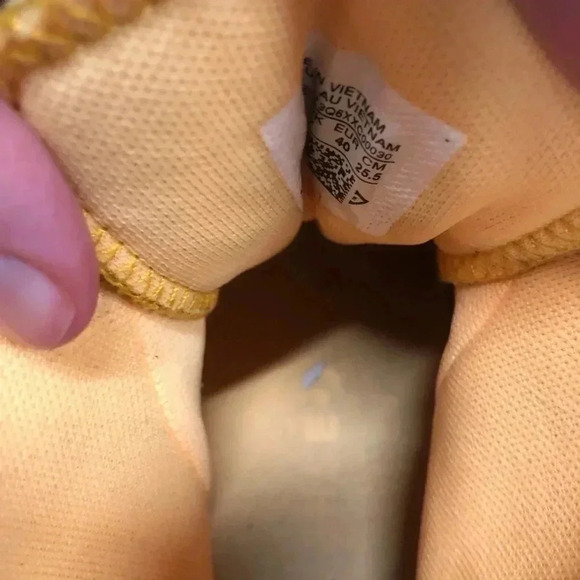 Converse Summer Daze Hi Top ** Hard to Find** Yellow EUC Unisex Men’s 7 Women 9 - Picture 8 of 16